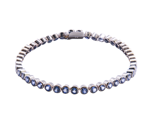 18KT WHITE GOLD BRACELET SET WITH 46 BLUE SAPPHIRES 
